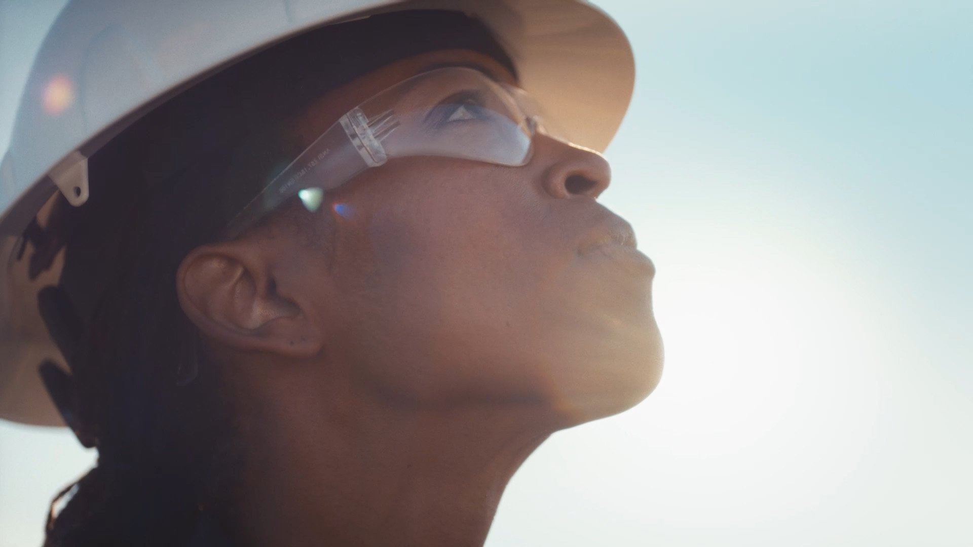 Photo of worker in hard hat